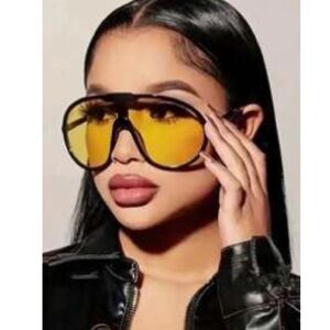 SHEIN Black and Yellow Sunglasses Modern Accessories